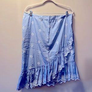 Chelsea 28 Sz XL 100% Cotton Blue and White Micro Stripe with Embroidery. Fun!